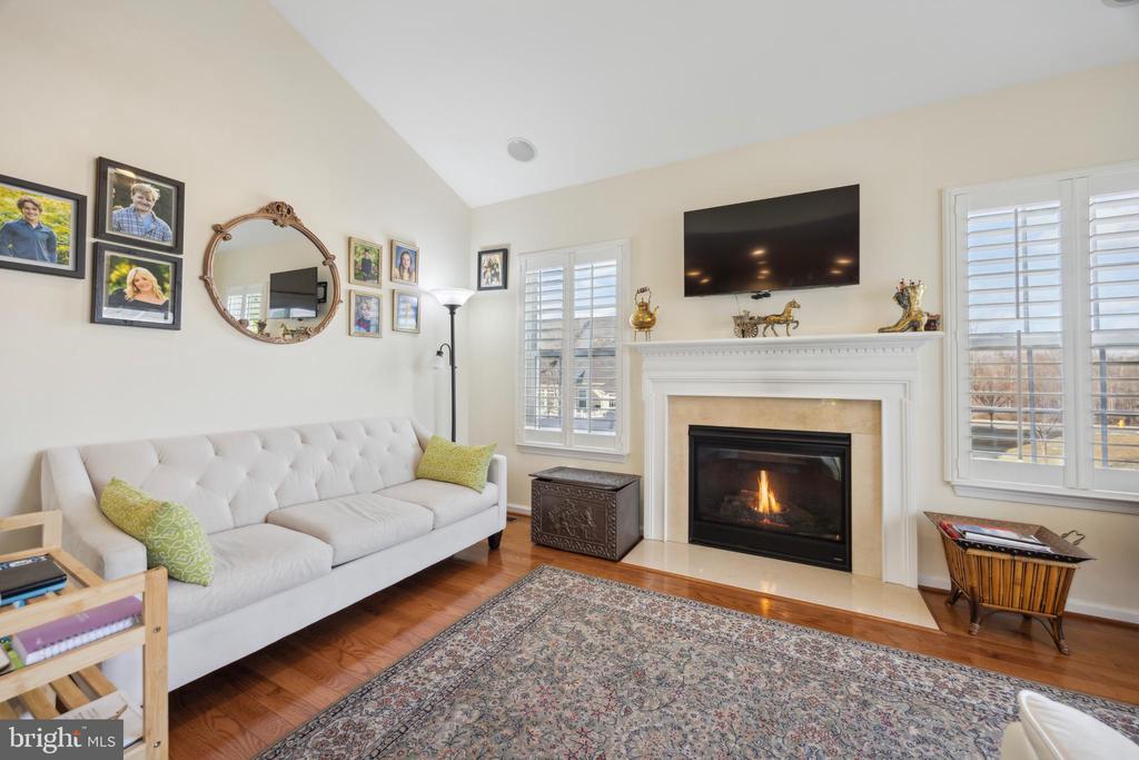 102 Shire Dr