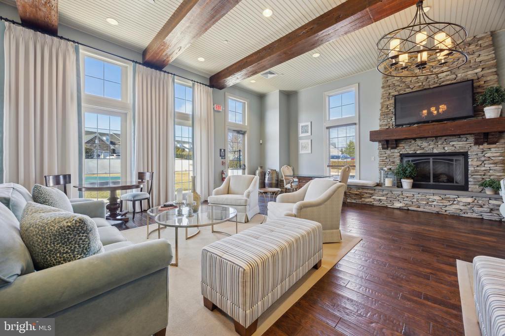 102 Shire Dr