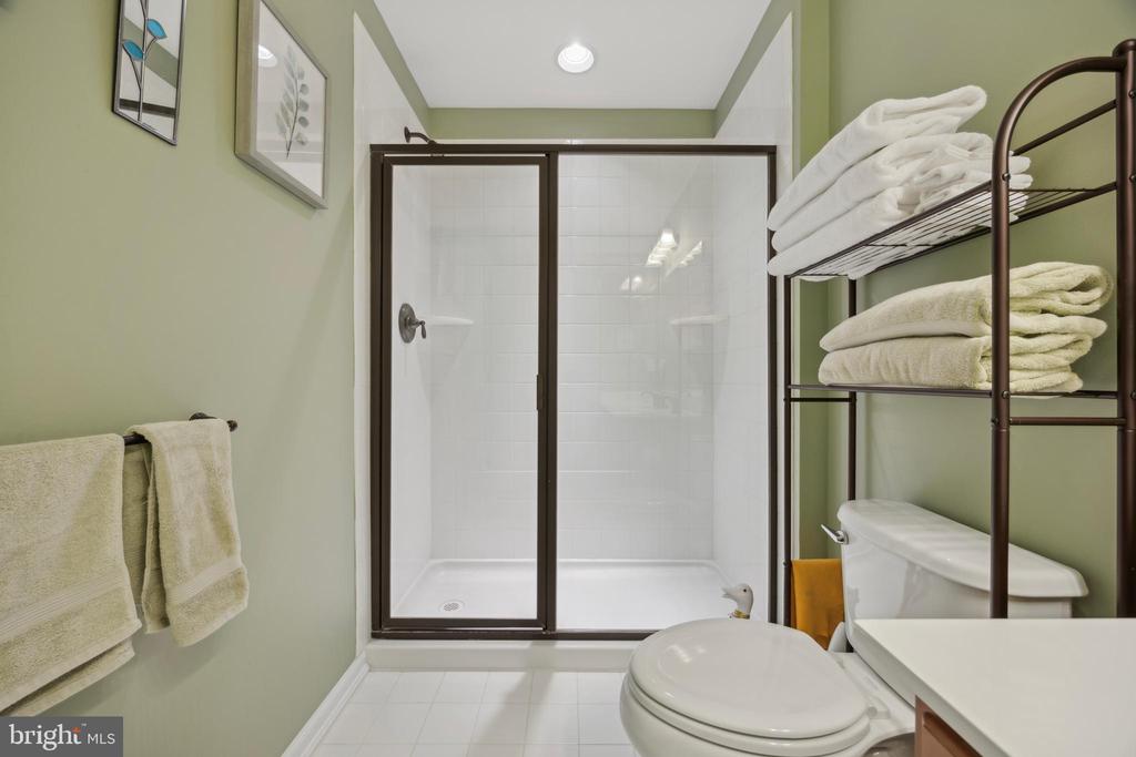 102 Shire Dr