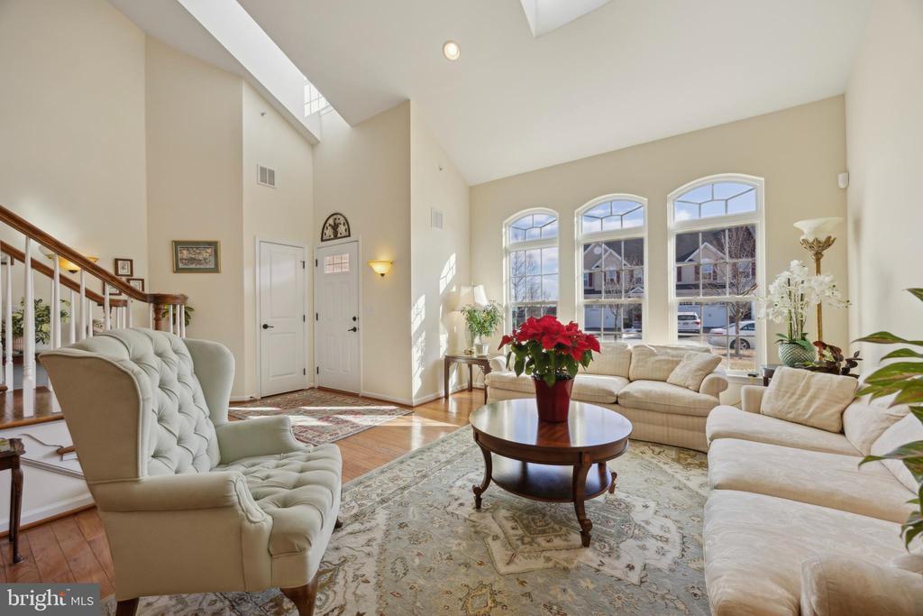102 Shire Dr