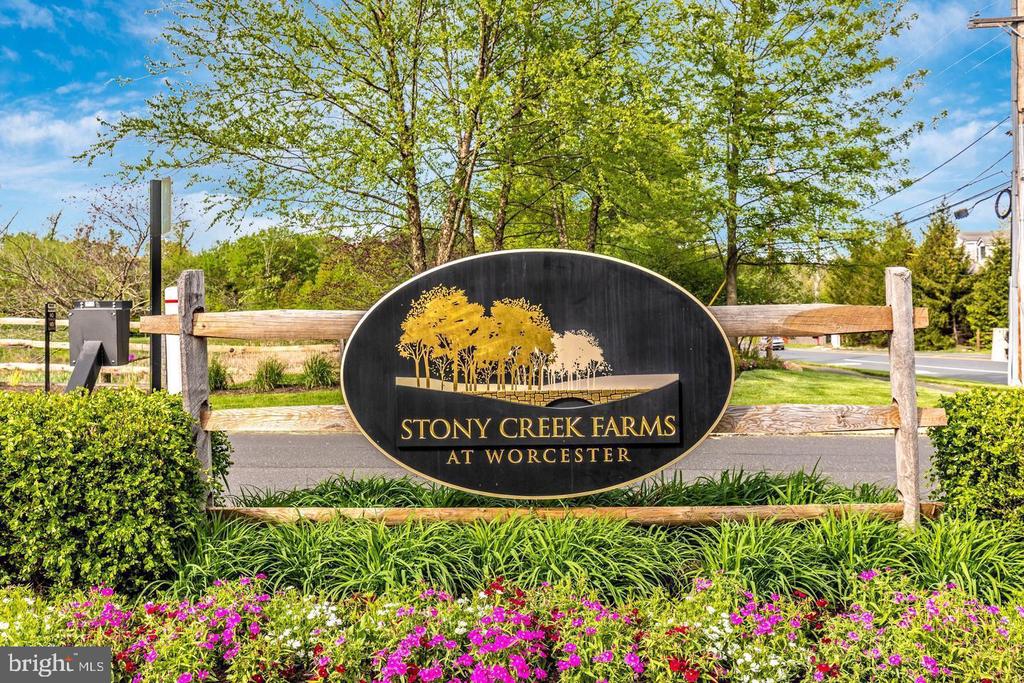 102 Shire Dr