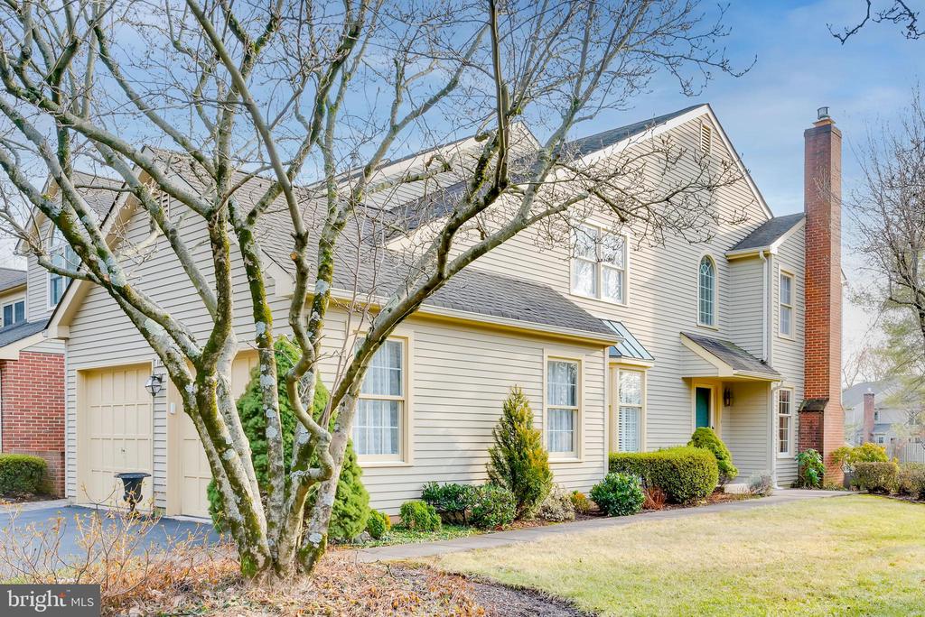 116 Bridle Ln