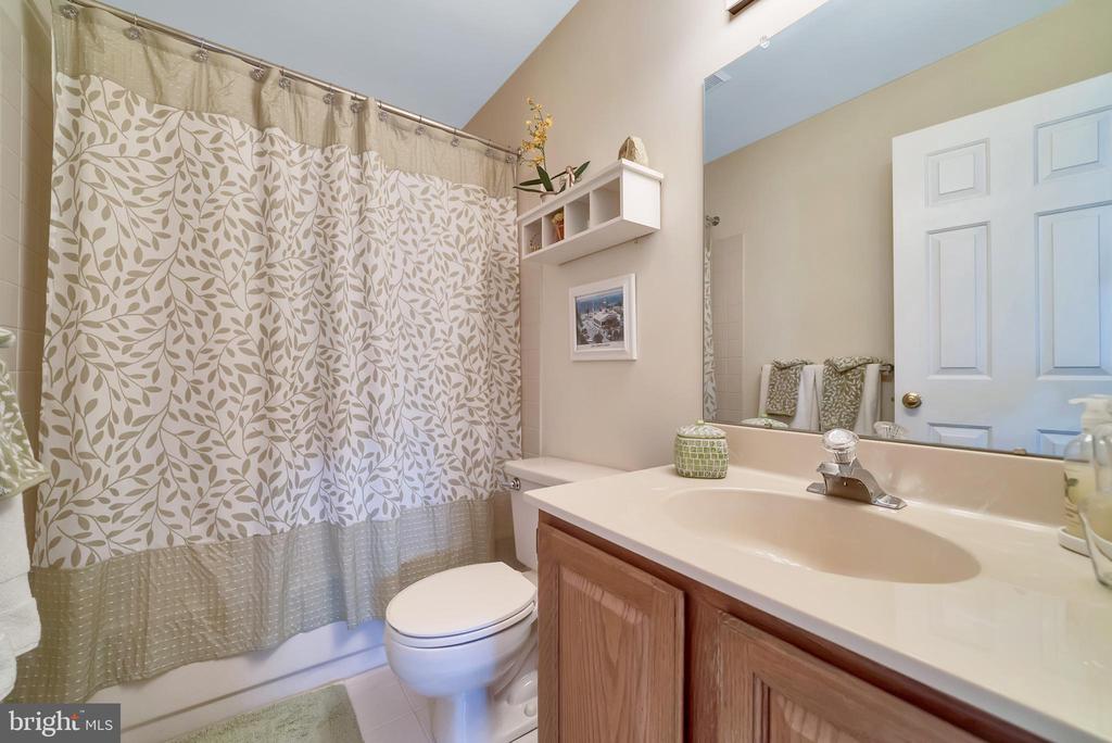 116 Bridle Ln