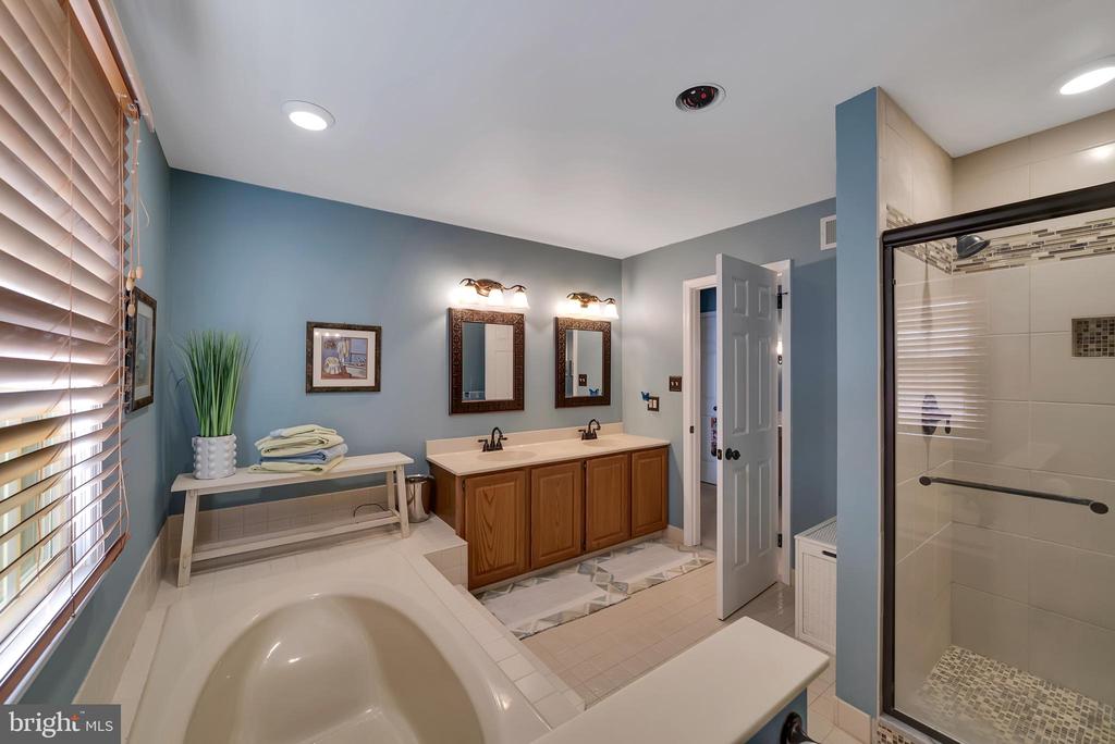 116 Bridle Ln