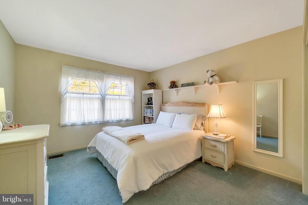 116 Bridle Ln