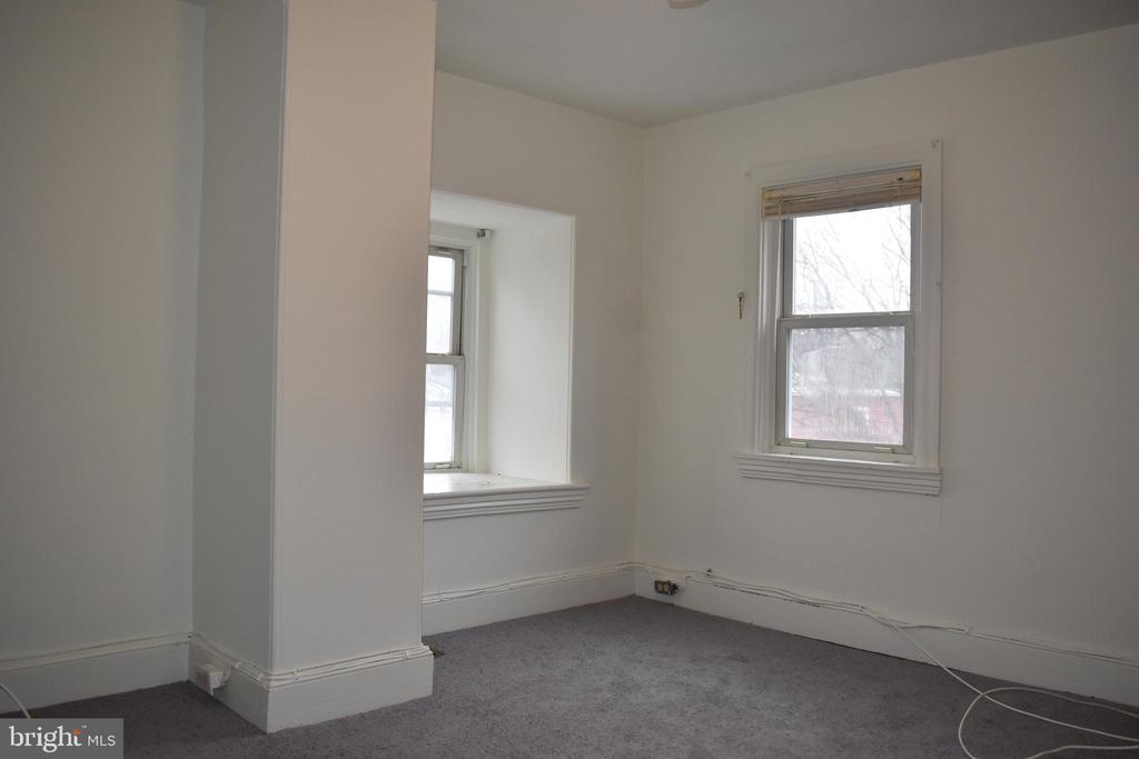 509 SUMMIT AVE
