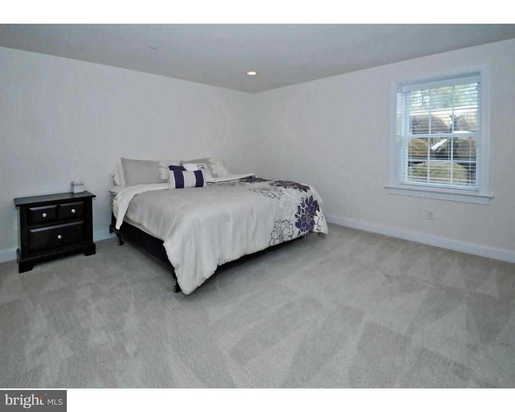 150 Red Oak Dr