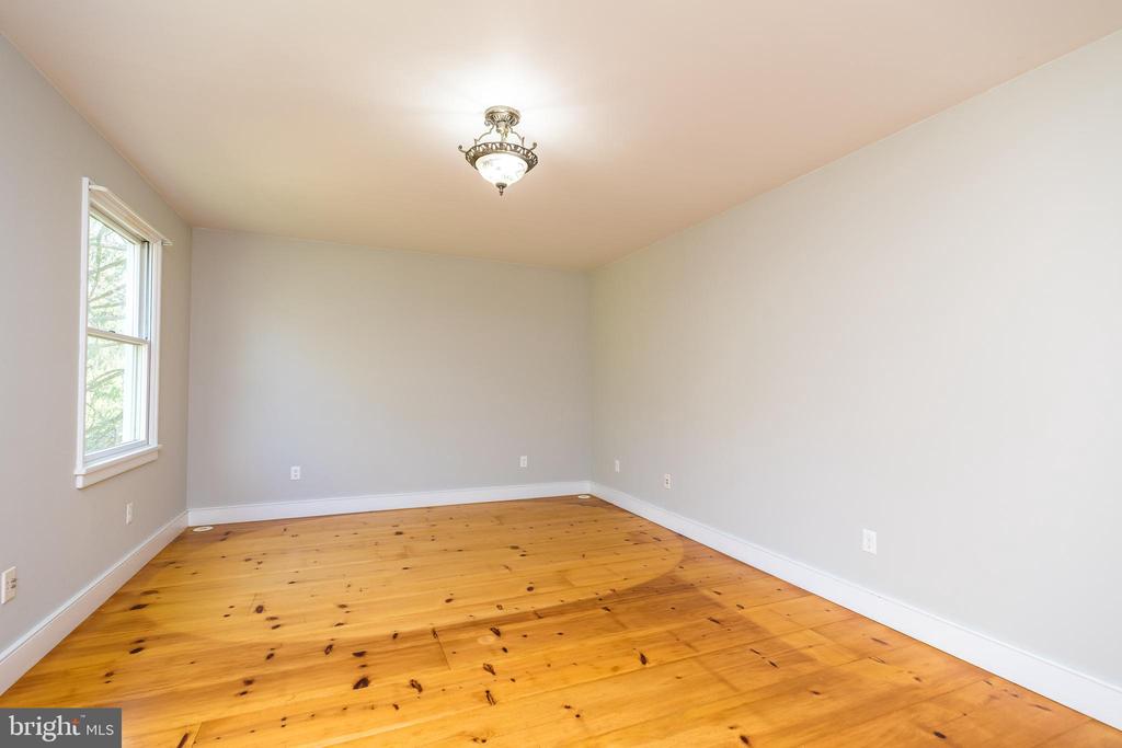 2118 CROSS RD