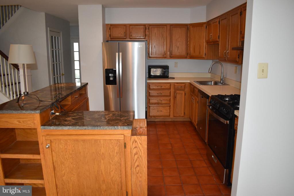 13 HOLLY CT