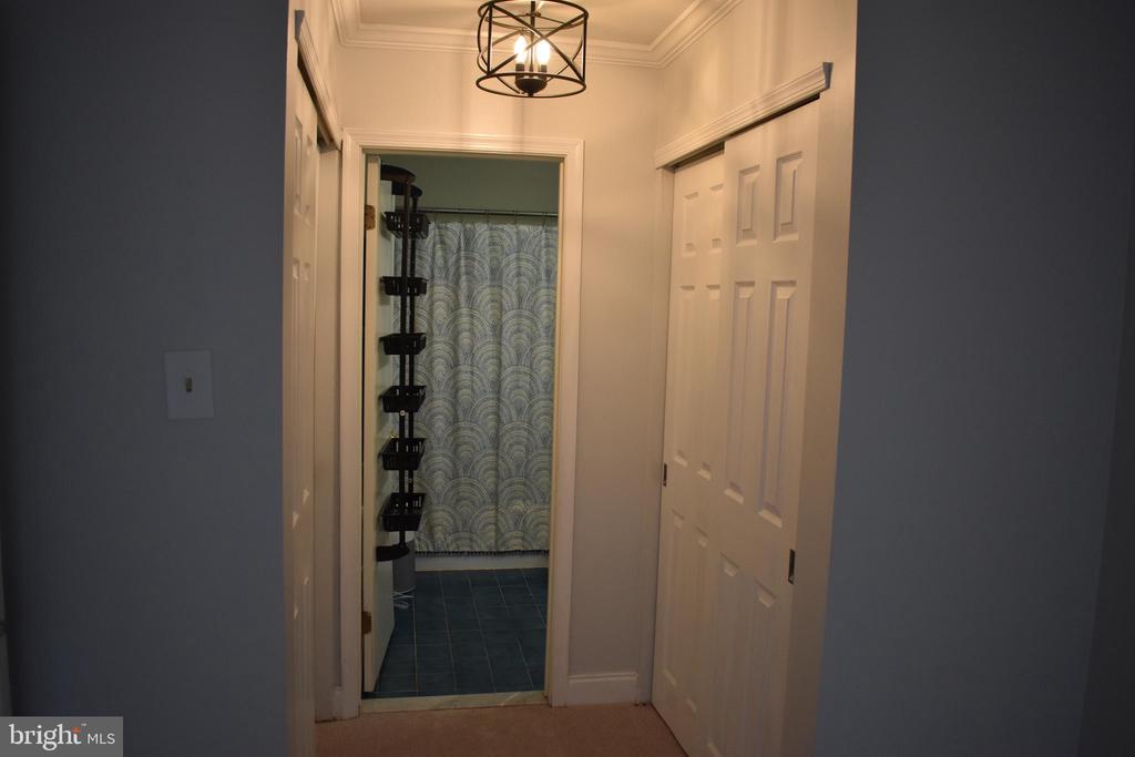 13 HOLLY CT