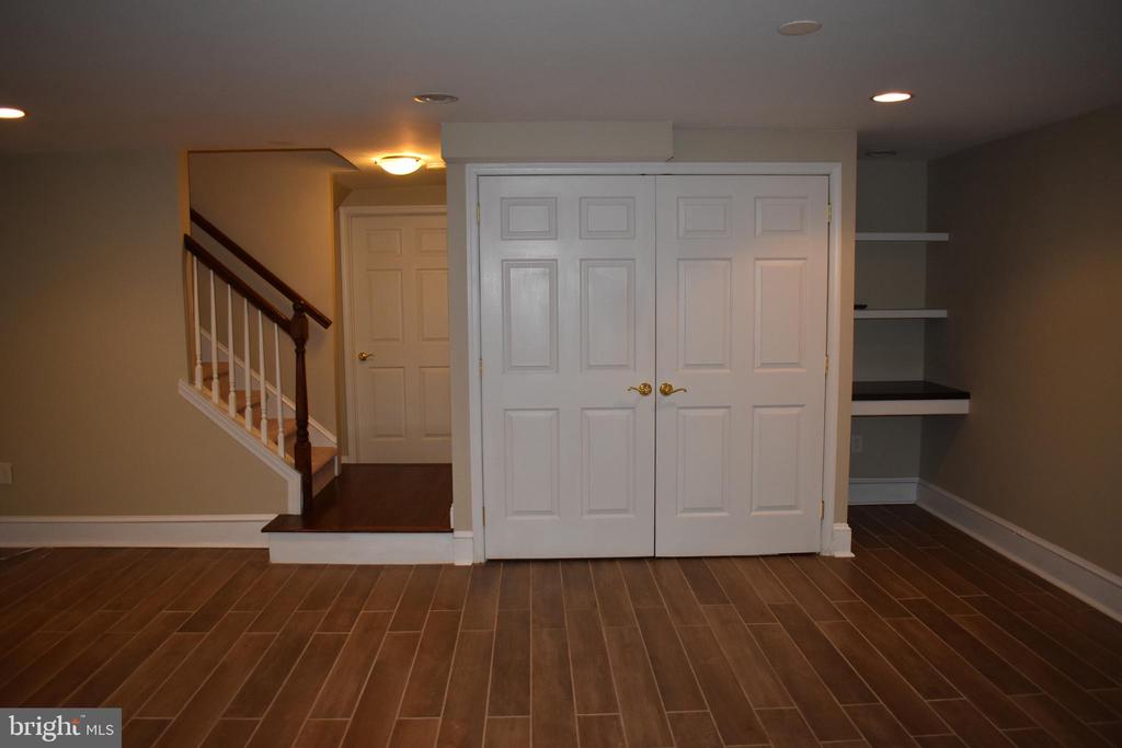 13 HOLLY CT