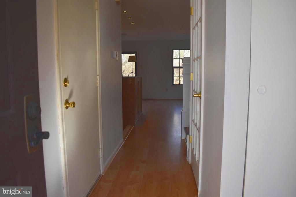 13 HOLLY CT