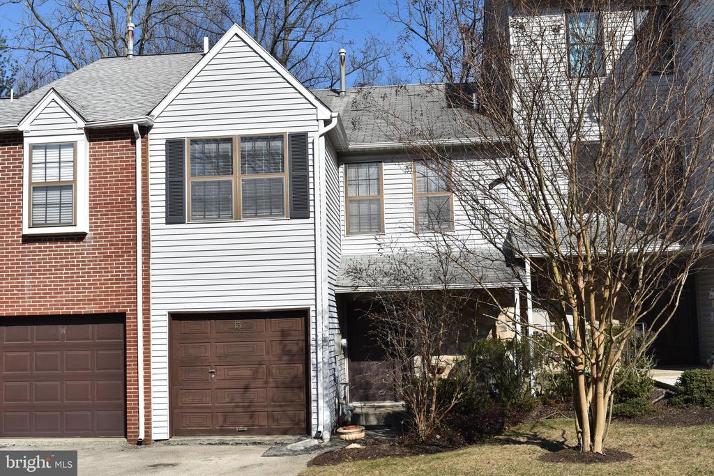 13 HOLLY CT