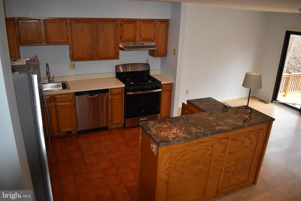 13 HOLLY CT
