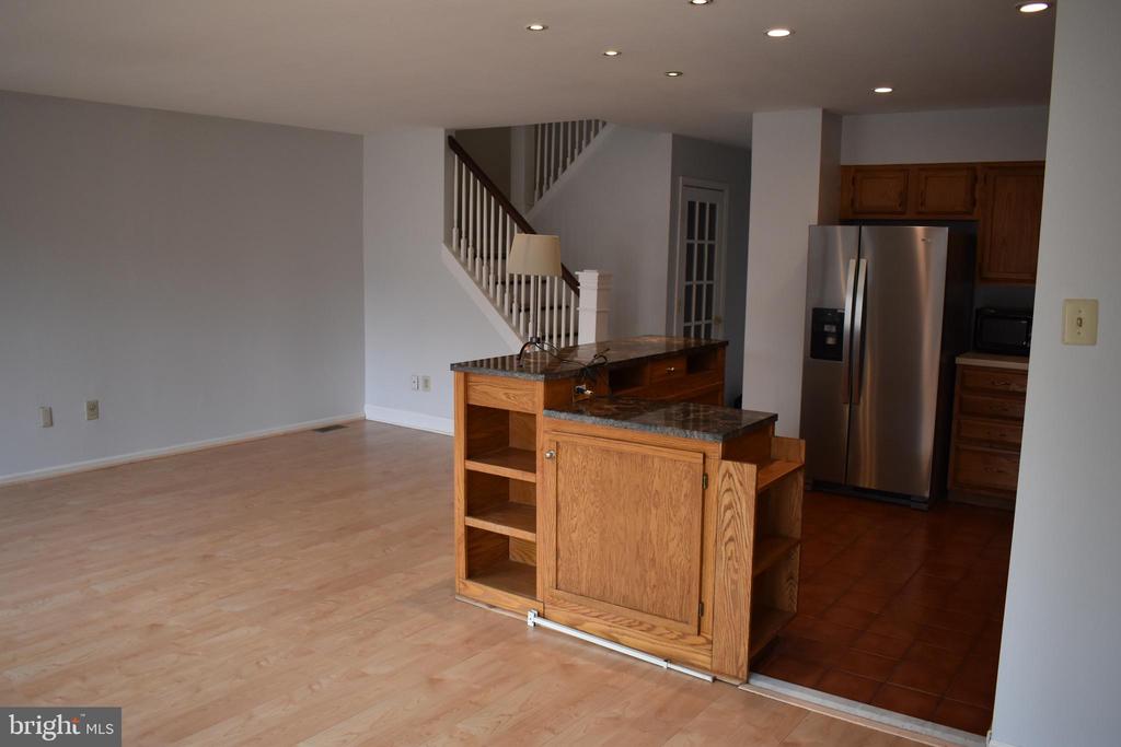 13 HOLLY CT