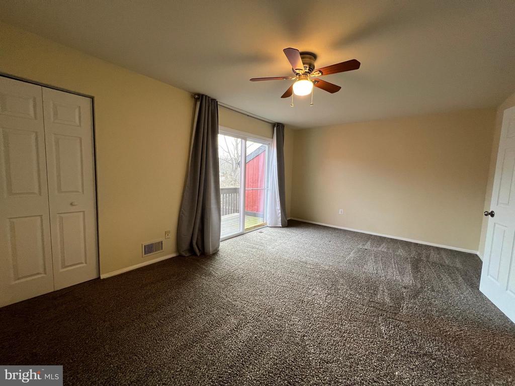 141 LARCHWOOD CT