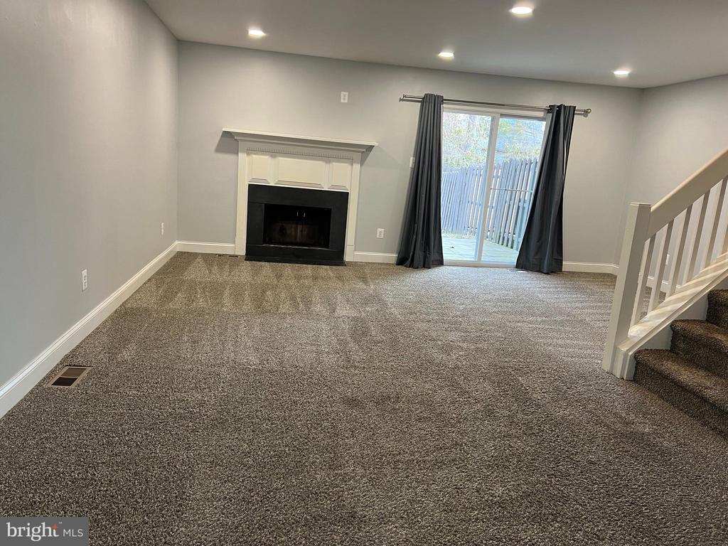 141 LARCHWOOD CT