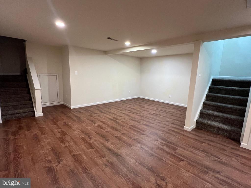 141 LARCHWOOD CT
