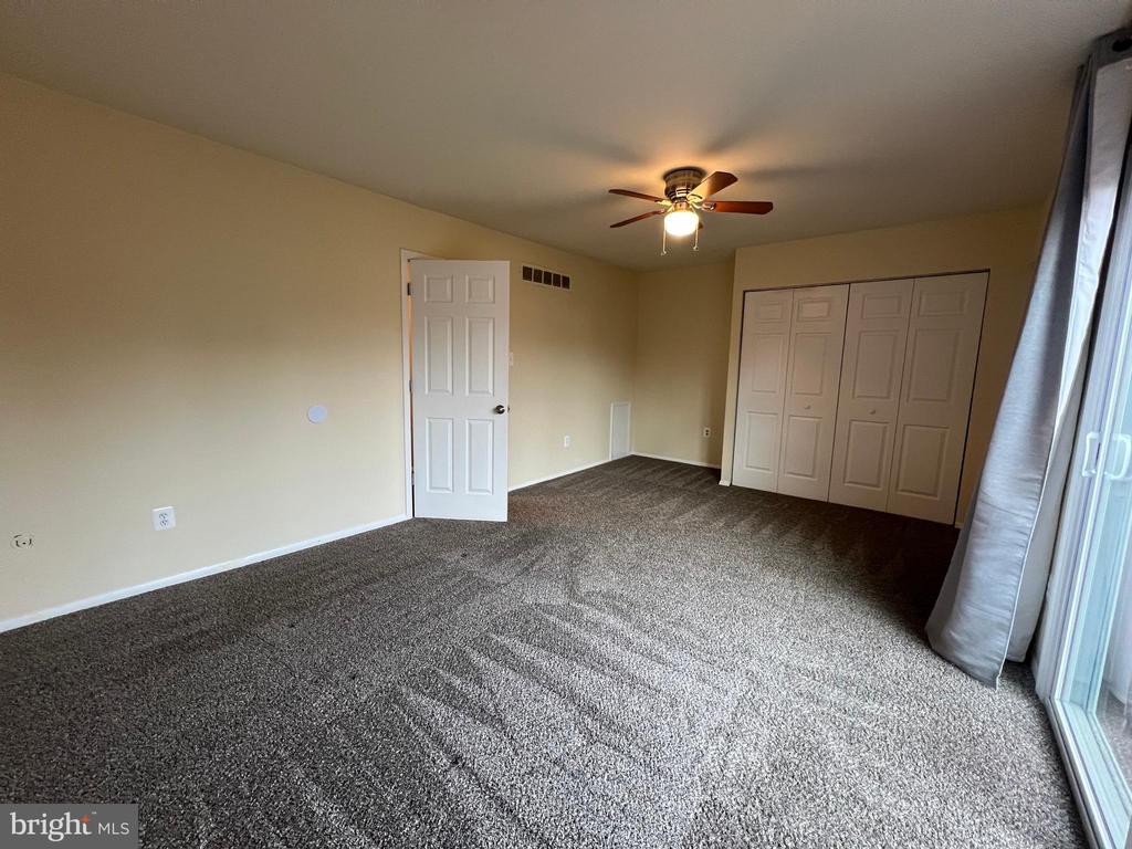 141 LARCHWOOD CT