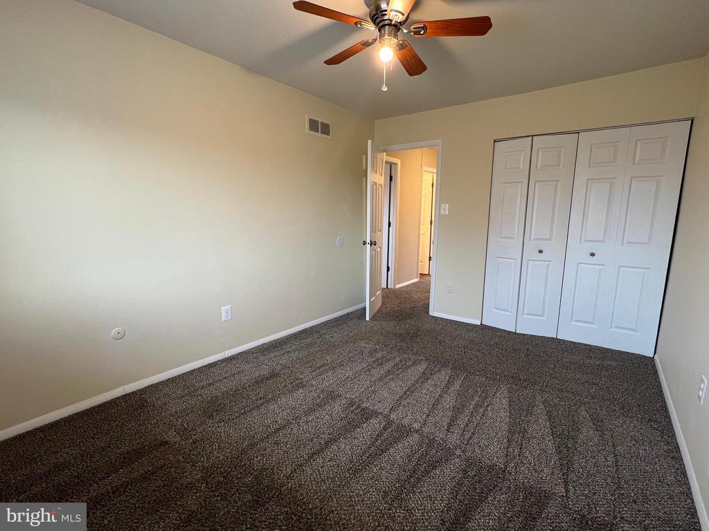 141 LARCHWOOD CT