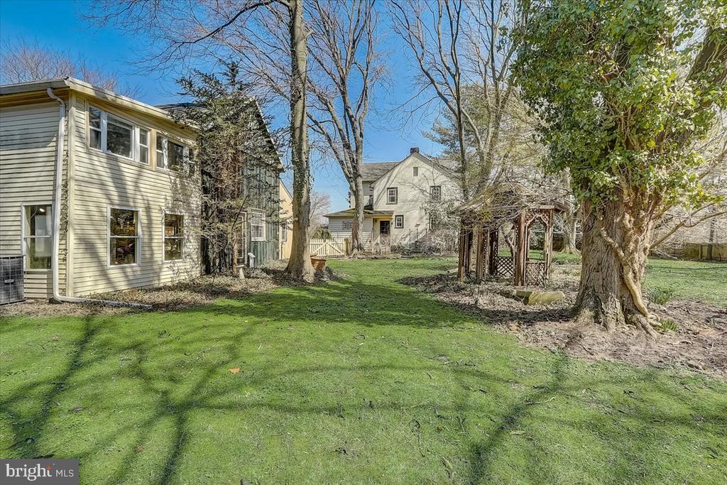 1525 Limekiln Pike