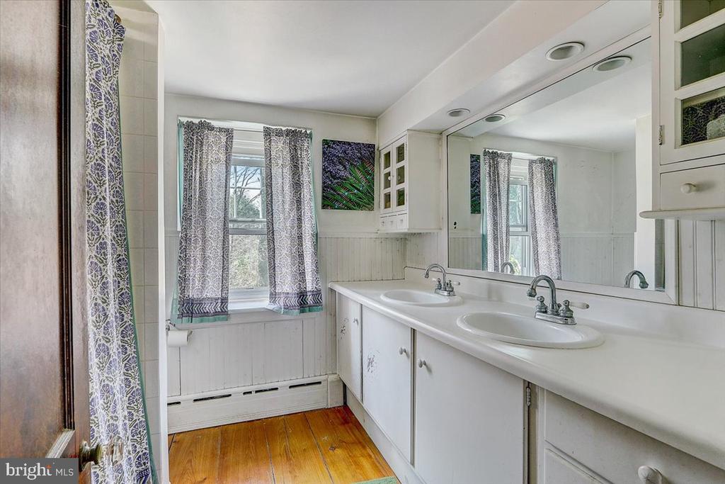 1525 Limekiln Pike