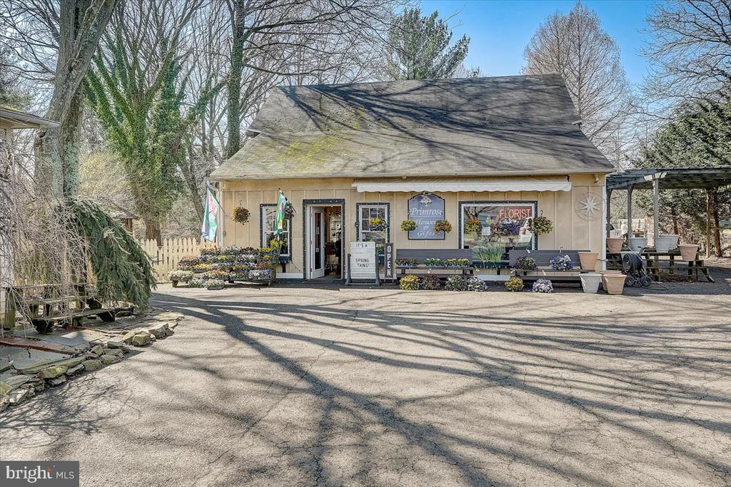 1525 Limekiln Pike