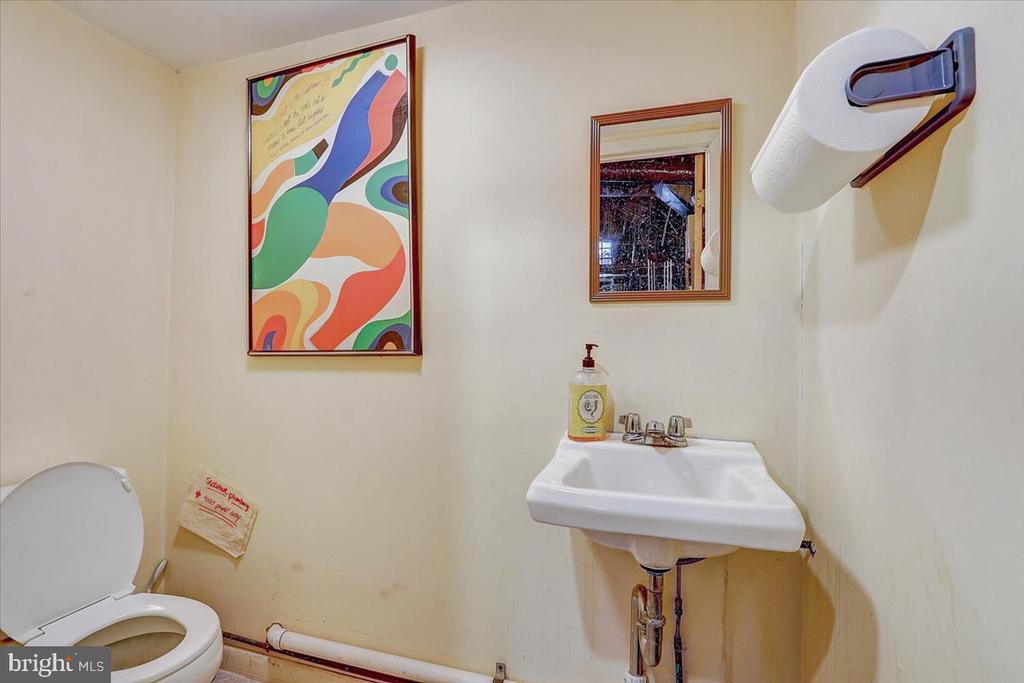 1525 Limekiln Pike