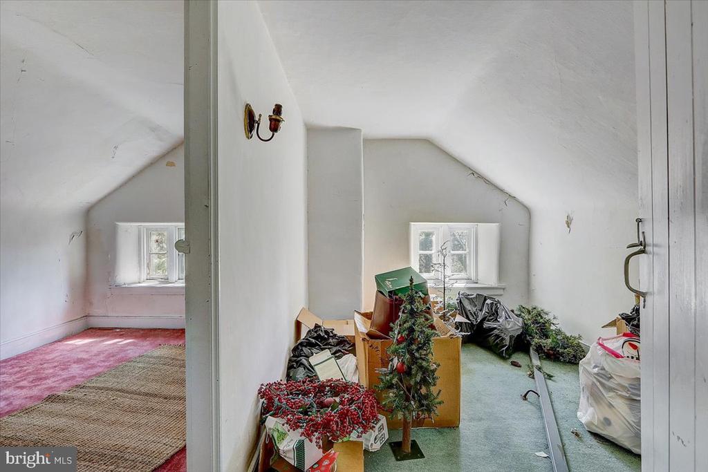 1525 Limekiln Pike