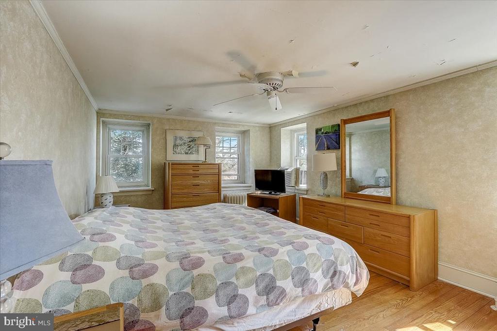 1525 Limekiln Pike