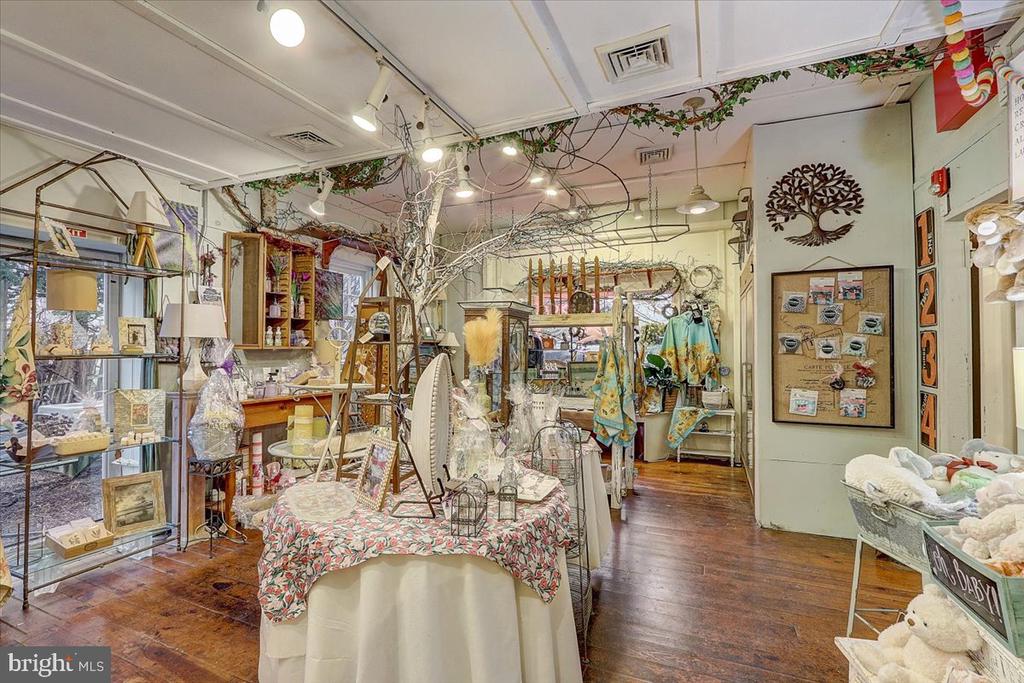 1525 Limekiln Pike