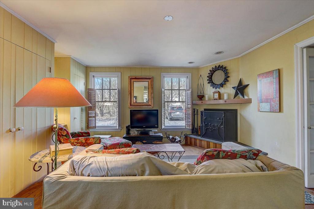 1525 Limekiln Pike