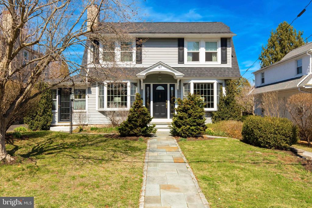 47 Grove Ave
