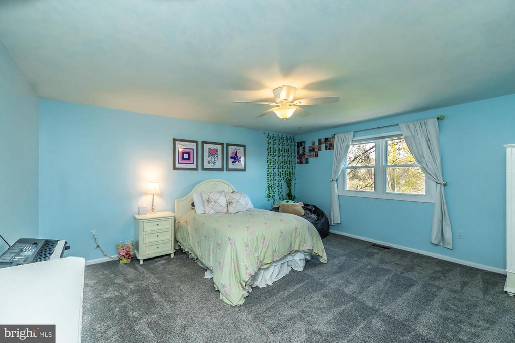 1537 Foxbury Rd