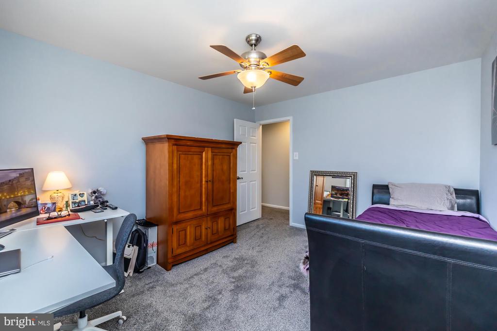 1537 Foxbury Rd