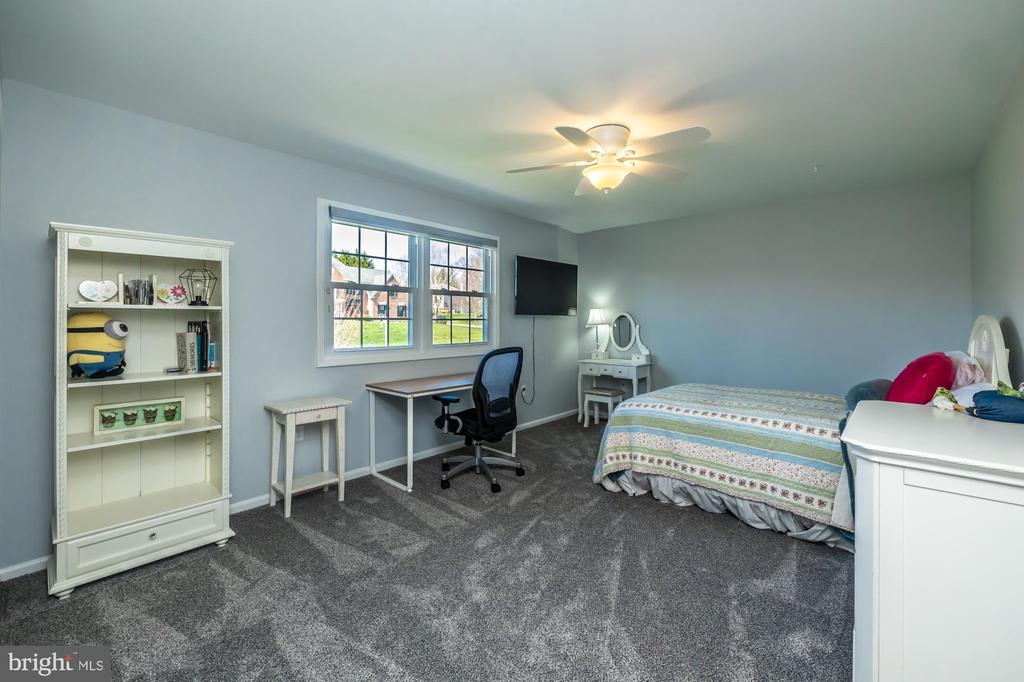 1537 Foxbury Rd