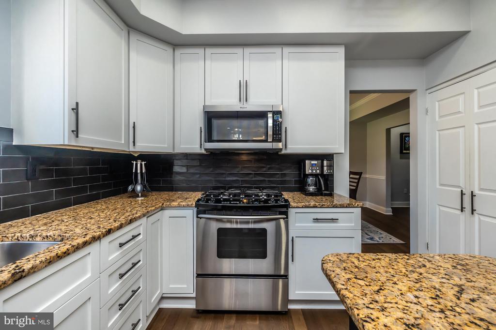 1537 Foxbury Rd