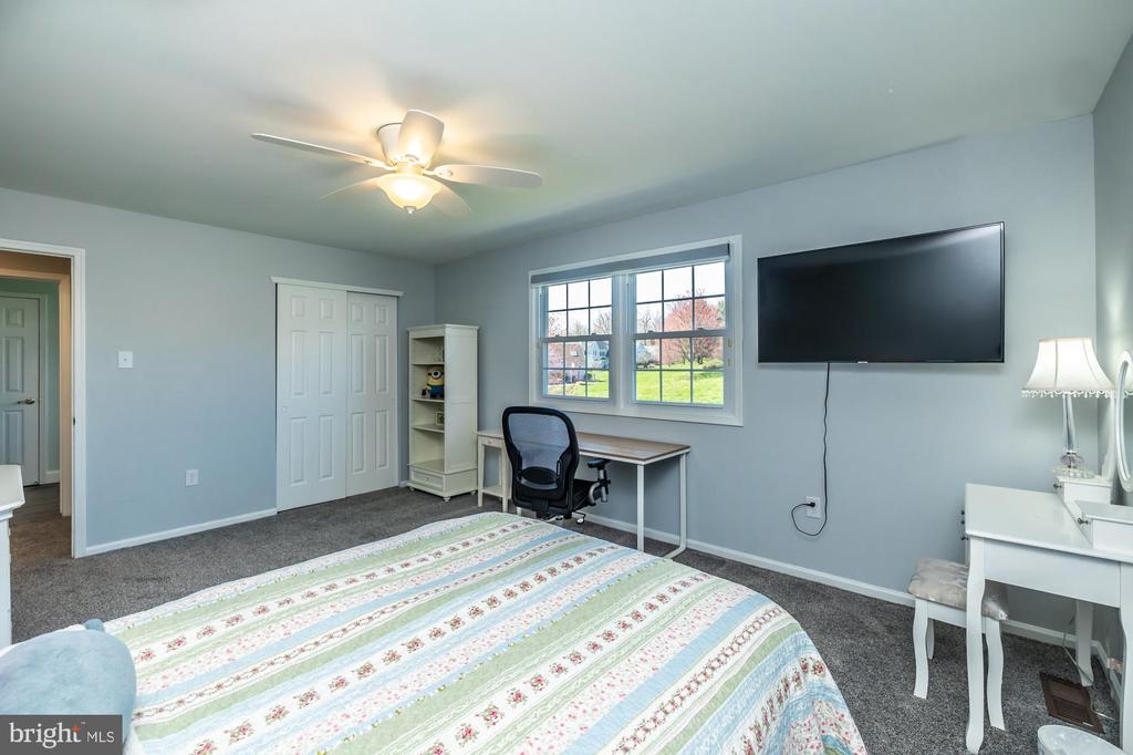 1537 Foxbury Rd