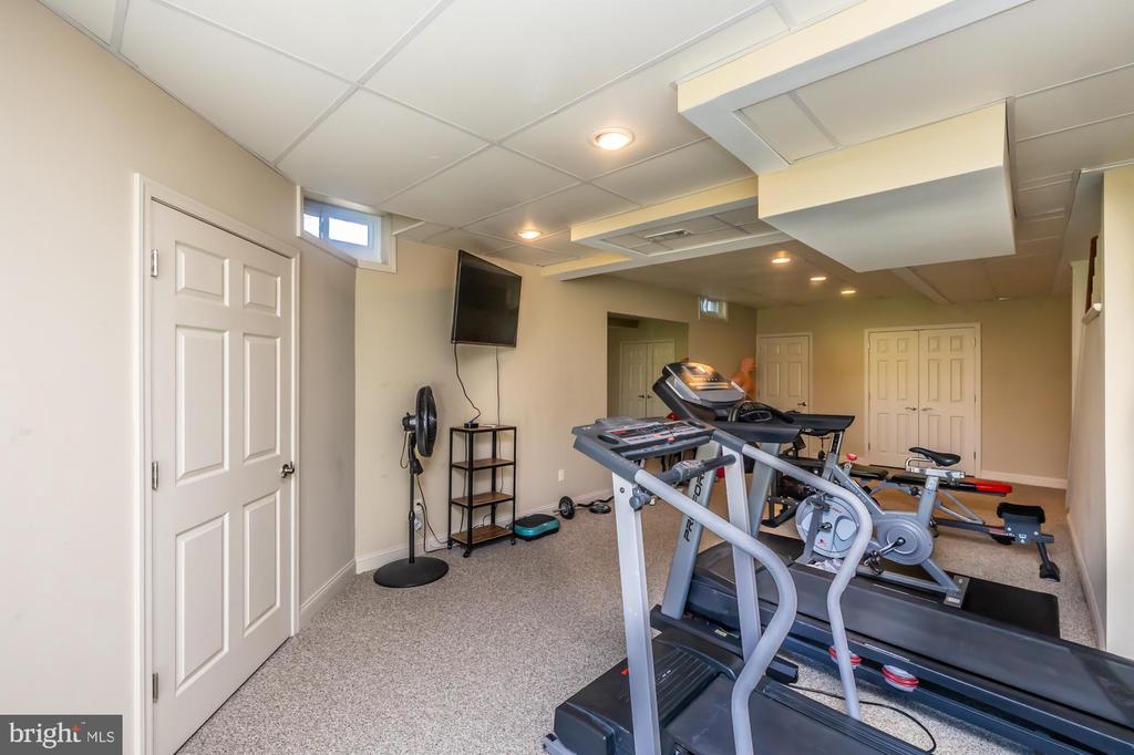 1537 Foxbury Rd