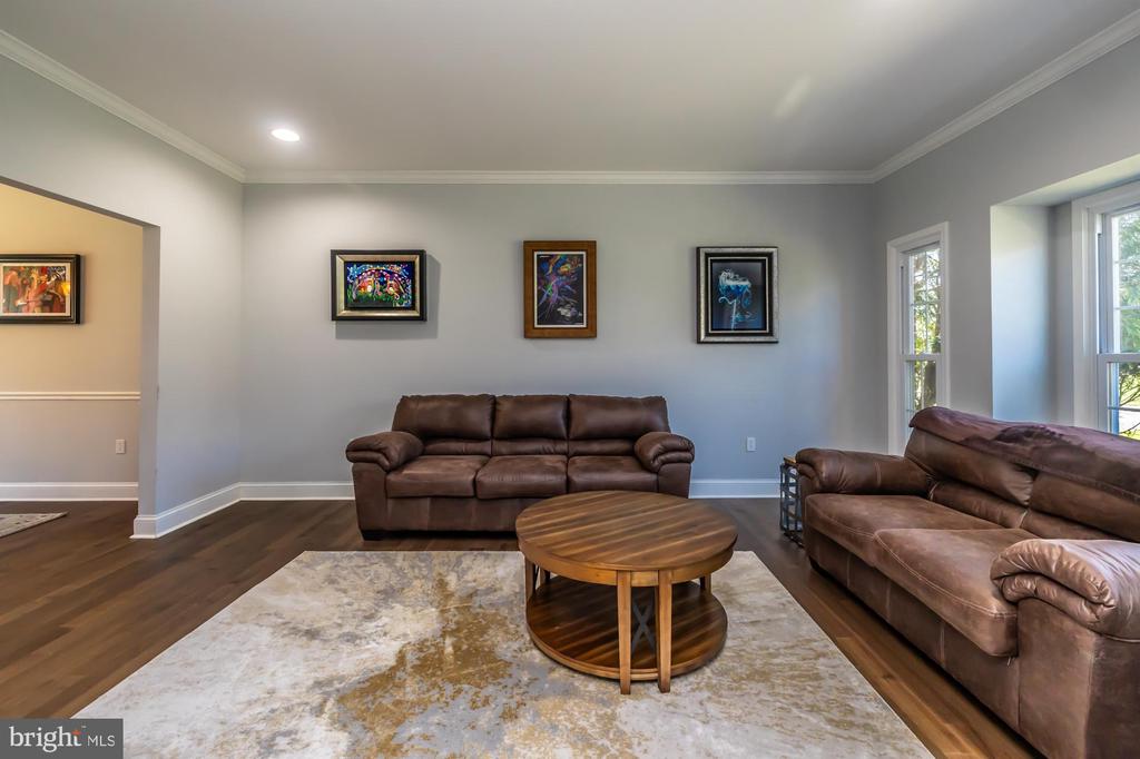 1537 Foxbury Rd