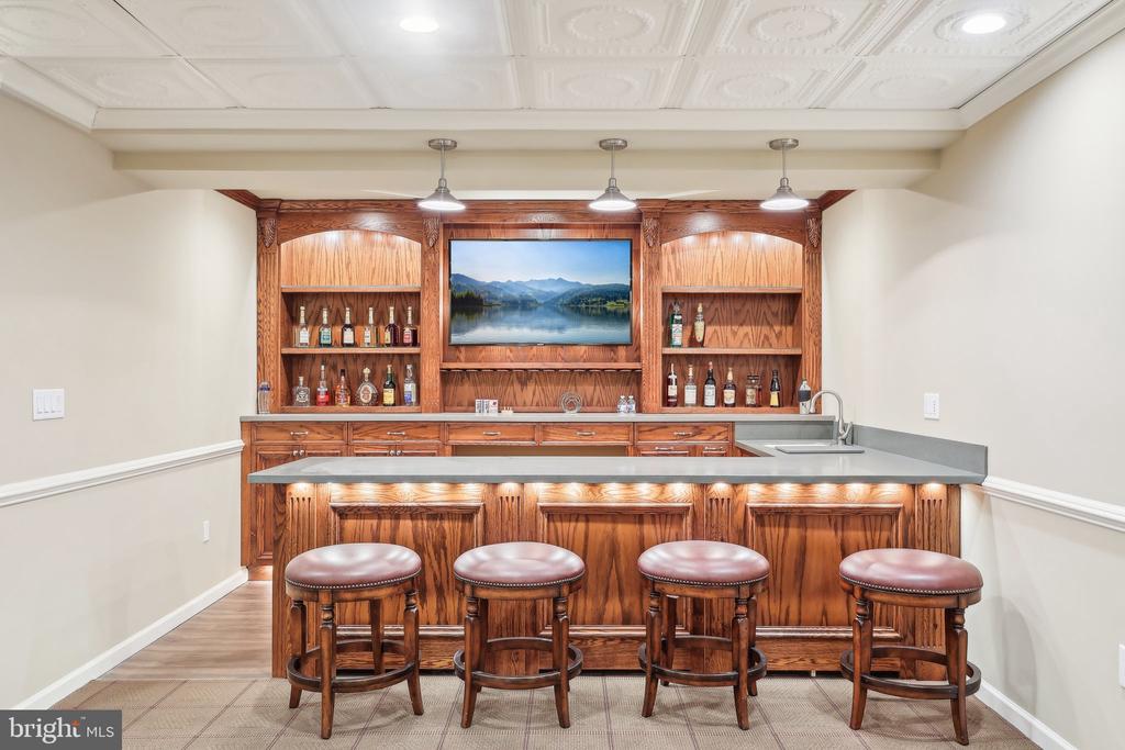 633 Harpers Ln