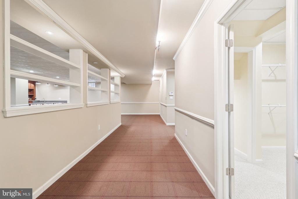 633 Harpers Ln