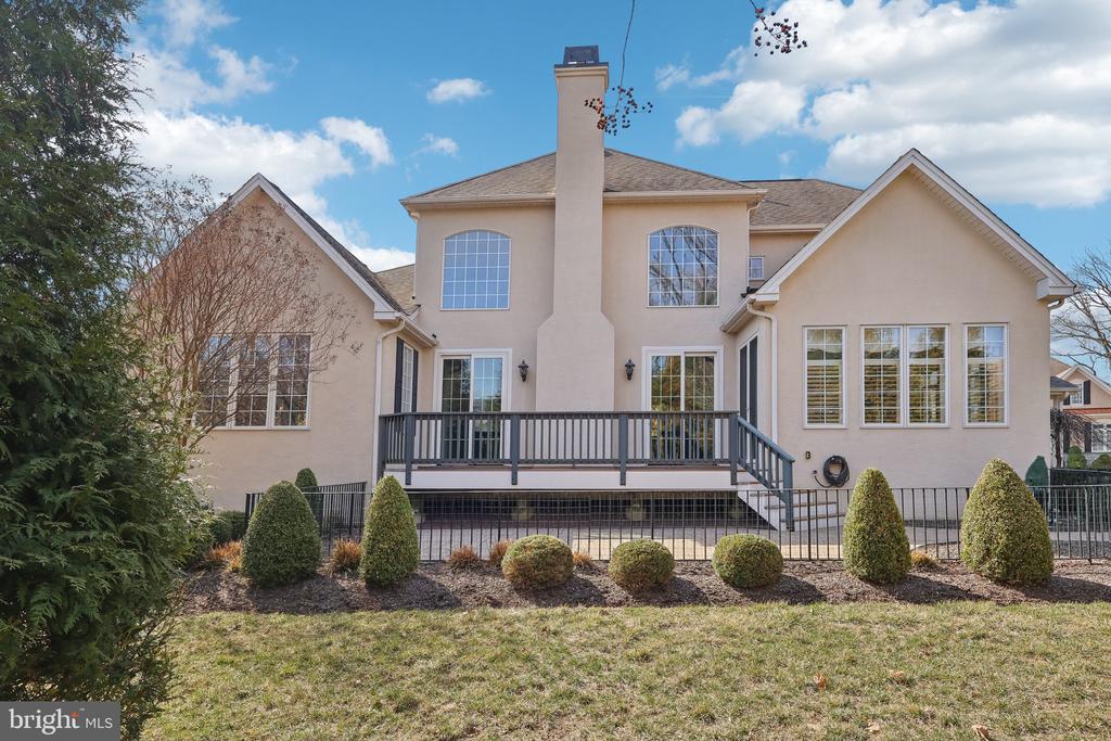 633 Harpers Ln
