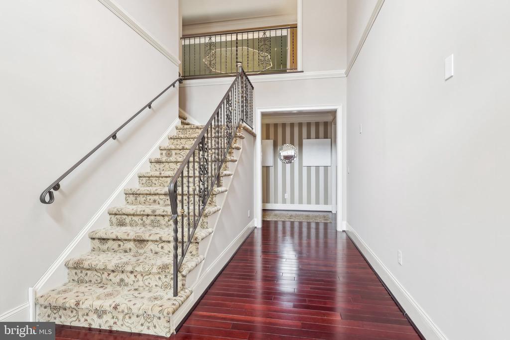 633 Harpers Ln