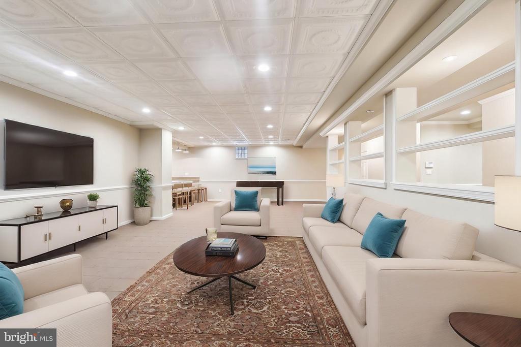 633 Harpers Ln