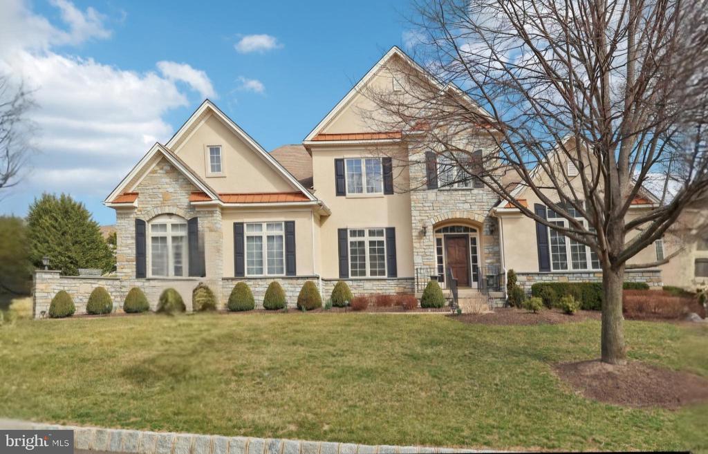 633 Harpers Ln
