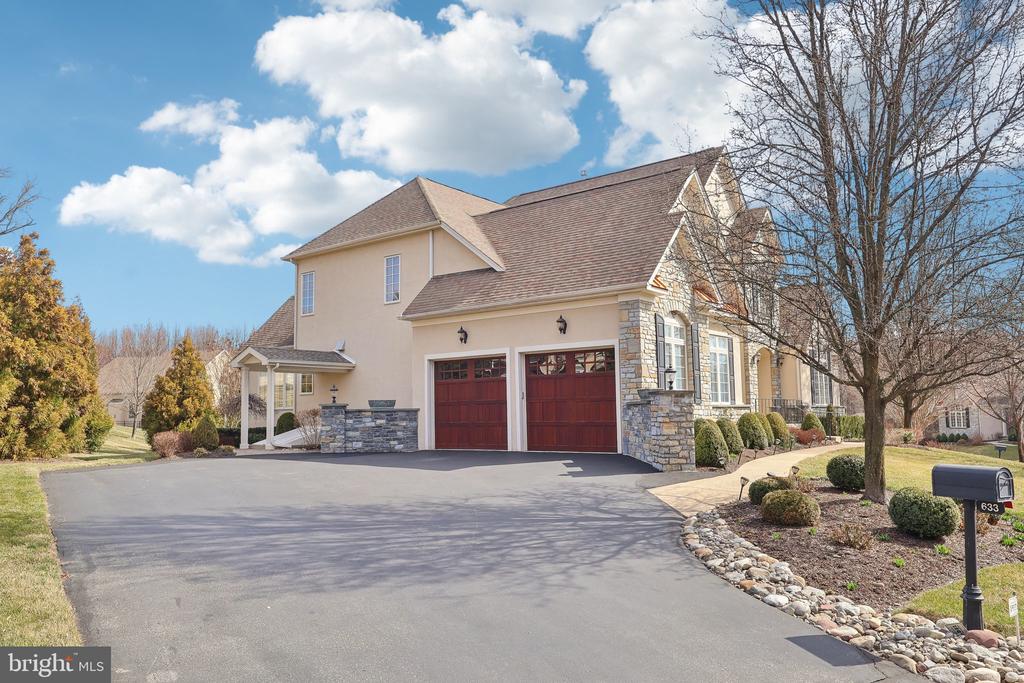633 Harpers Ln
