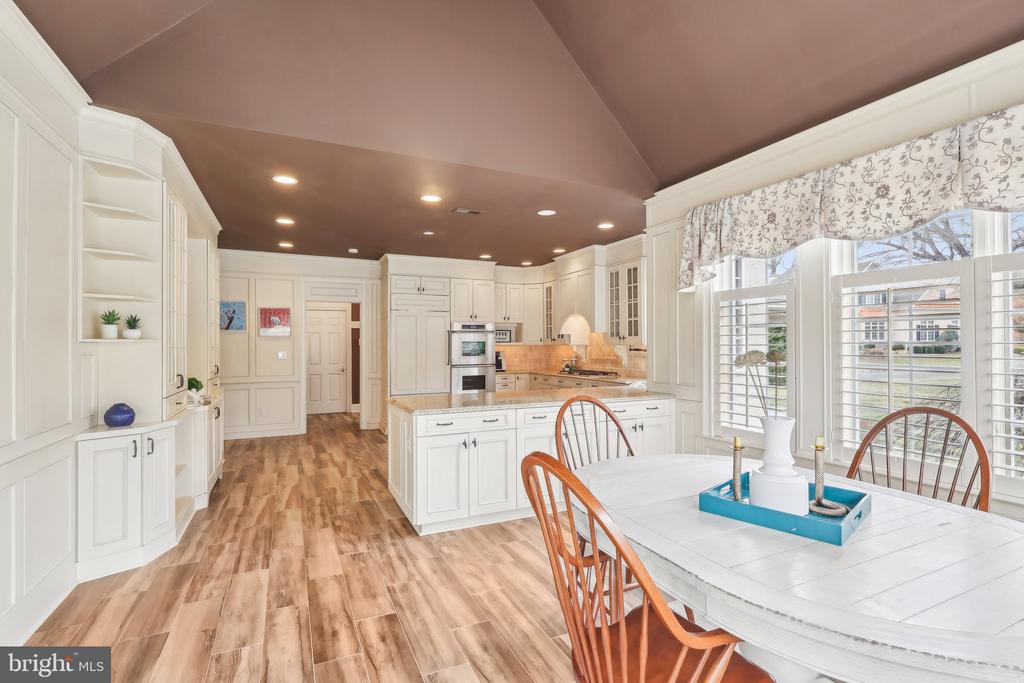 633 Harpers Ln