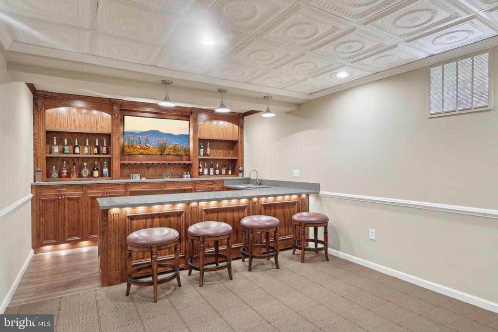 633 Harpers Ln