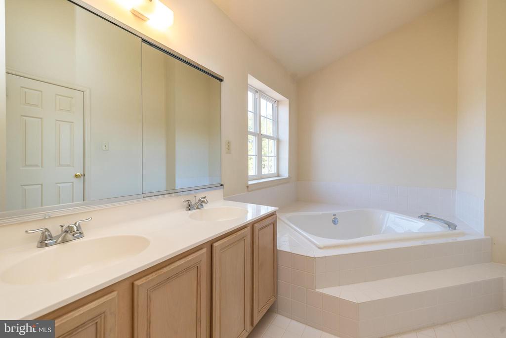 222 Tudor Dr